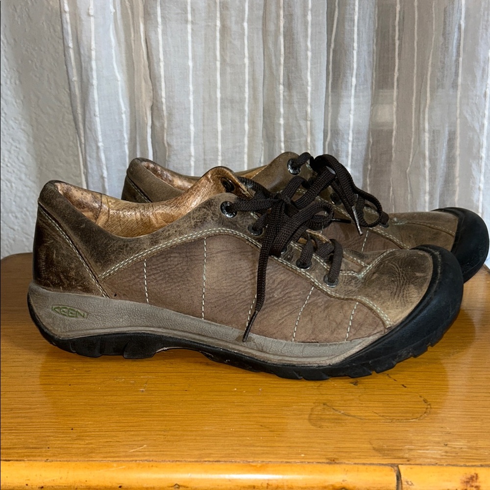 Keen Women’s Brown Leather Hiking Sneakers